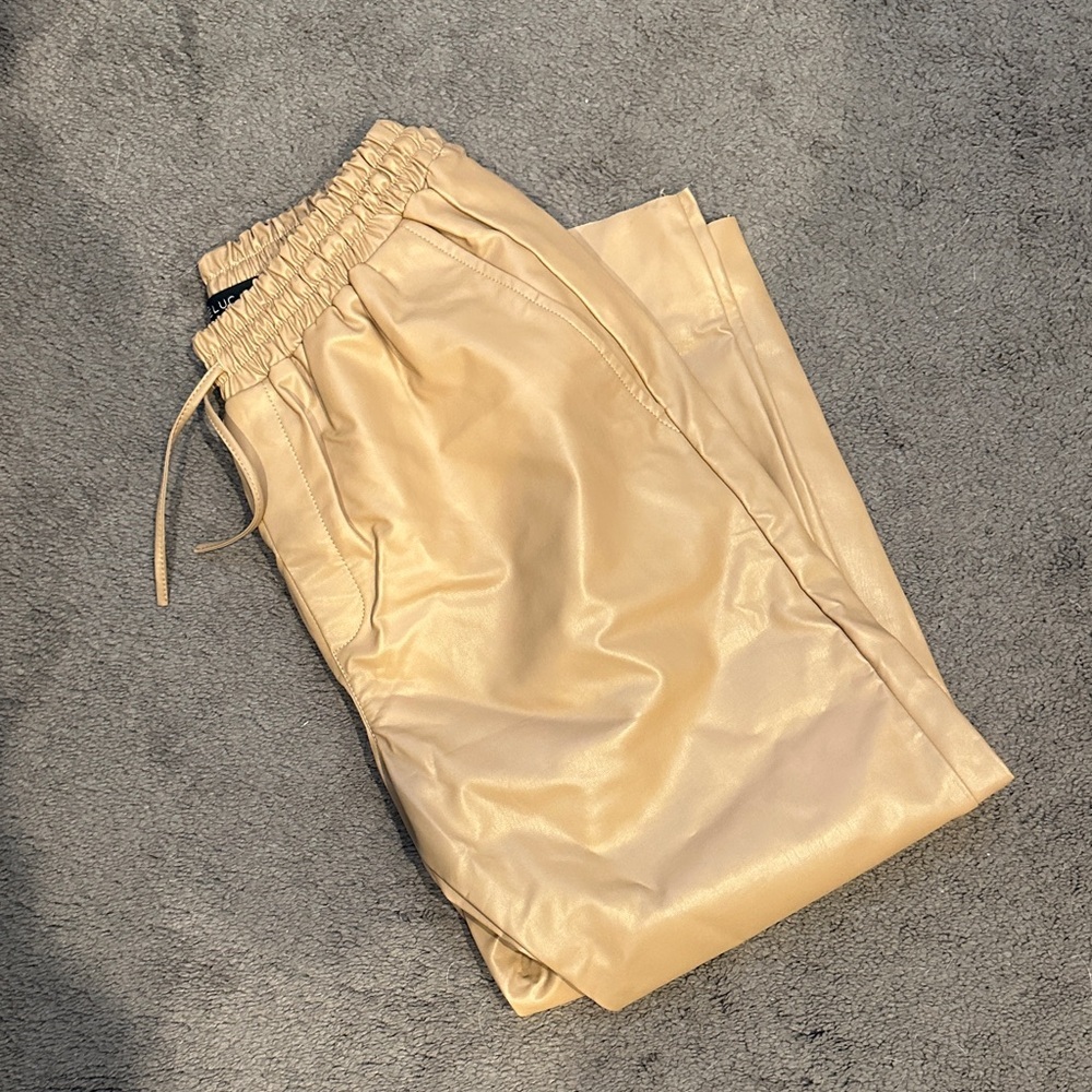 Deluc Women's Tan Faux leather Ankle Pants